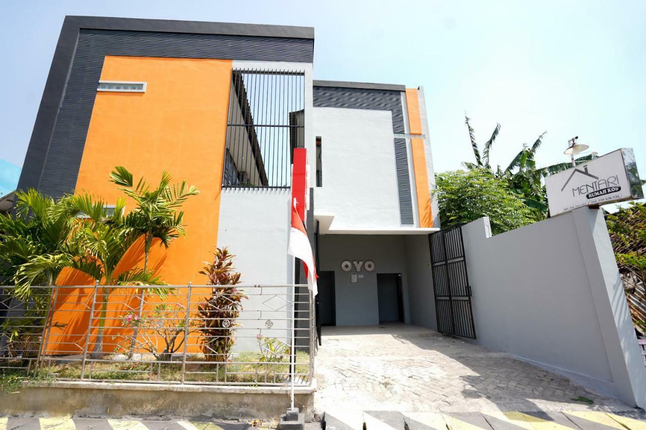 Oyo 1316 Mentari Family Homestay Probolinggo Exterior foto